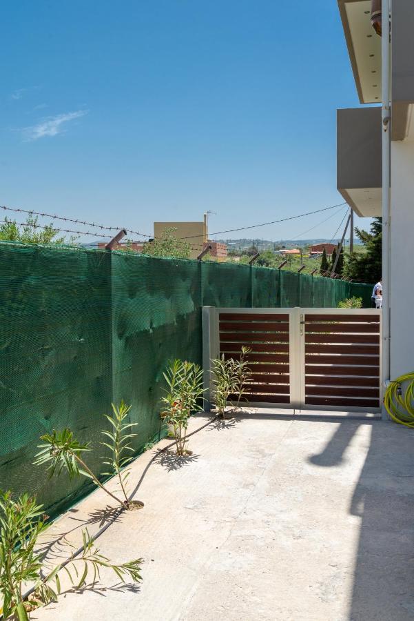 Cozy House With Pool Near Beach Gazi Exterior foto