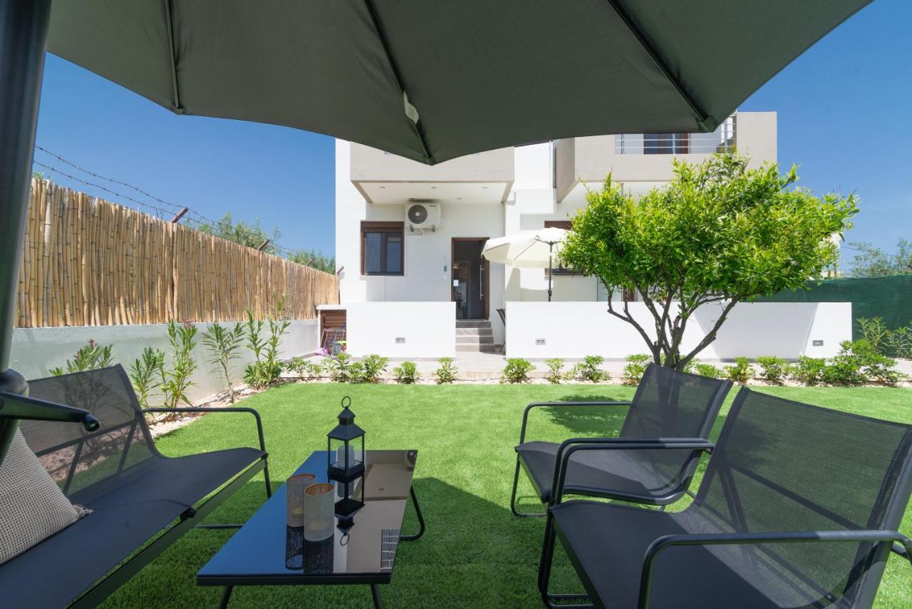 Cozy House With Pool Near Beach Gazi Exterior foto