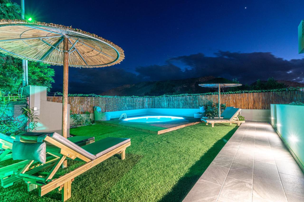 Cozy House With Pool Near Beach Gazi Exterior foto