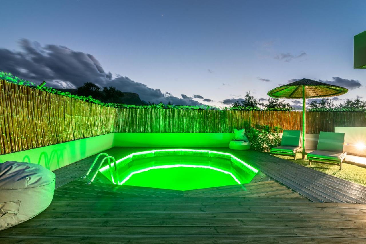 Cozy House With Pool Near Beach Gazi Exterior foto